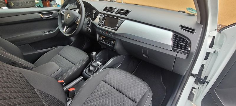 Škoda Fabia (2017) 3 1,2TSi 66kW benzín Drive - fotka 15 z 41