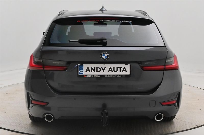 BMW Řada 3 2,0 320d 140 kW SportTouring S - fotka 6 z 32