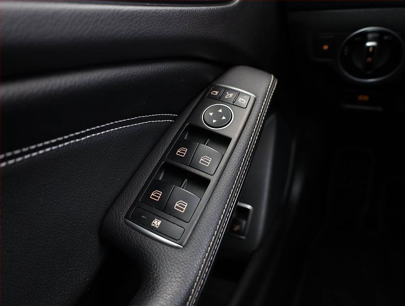 Mercedes-Benz GLA (2019) 200 d 4MATIC, 4X4 - fotka 16 z 19