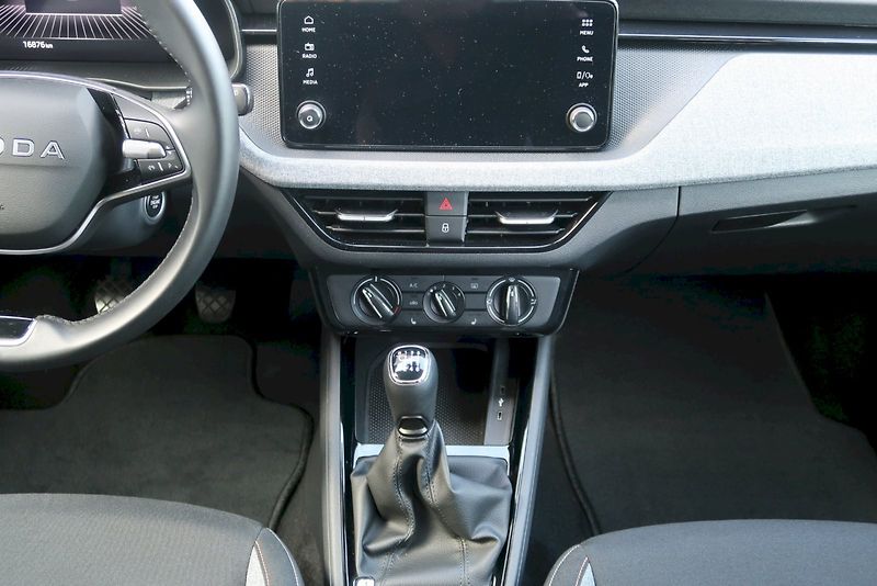 Škoda Scala (2025) Selection 1.0 TSI 85 kW - fotka 23 z 28