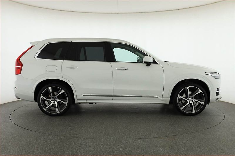 Volvo XC90 (2019) T6 AWD - fotka 6 z 21