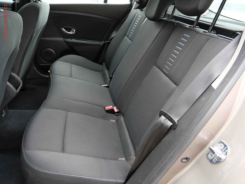 Renault Mégane (2009) 1.6SCe, ČR, AC - fotka 10 z 15