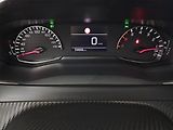 Peugeot 2008 (2022) 1.2 PureTech, ČR,1.maj - náhled 11