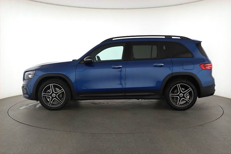 Mercedes-Benz GLB (2025) 200 d, AMG Line, Navigace - fotka 3 z 30