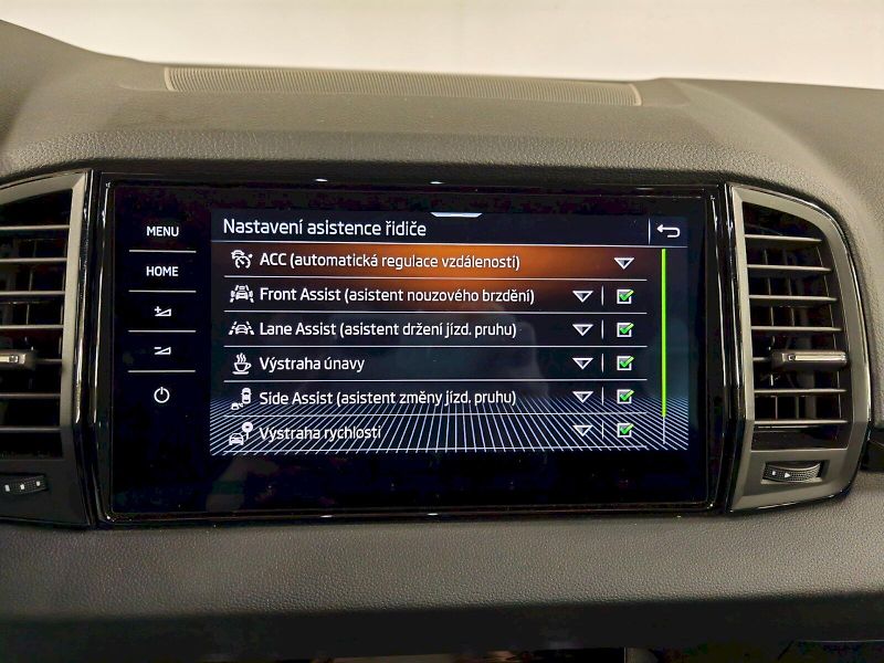 Škoda Karoq (2024) 2.0 TDI 110 kW DSG 4x4 Sportli - fotka 13 z 32