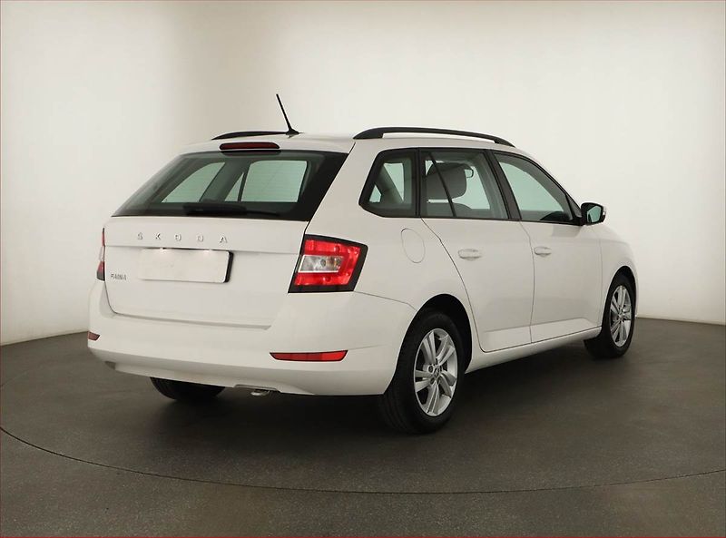 Škoda Fabia (2022) Ambition 1.0 TSI, ČR,1.maj - fotka 5 z 13