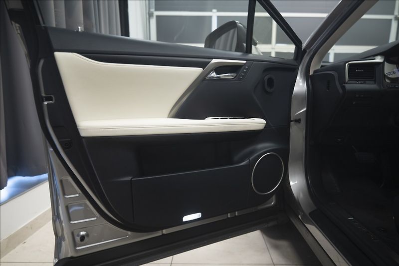 Lexus RX 3,5 AWD HYBRID 1. MAJITEL ČR - fotka 21 z 50