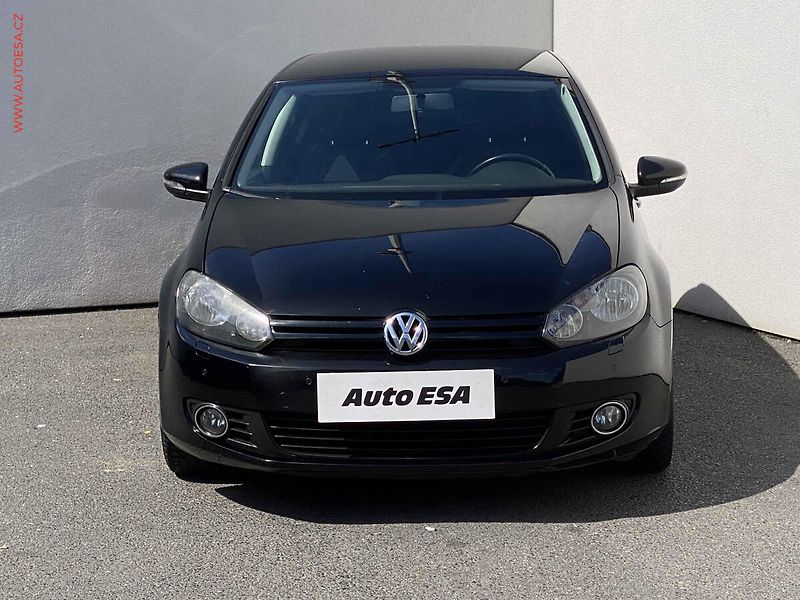 Volkswagen Golf (2011) 1.2 TSi, ČR, Trendline, DSG - fotka 2 z 16