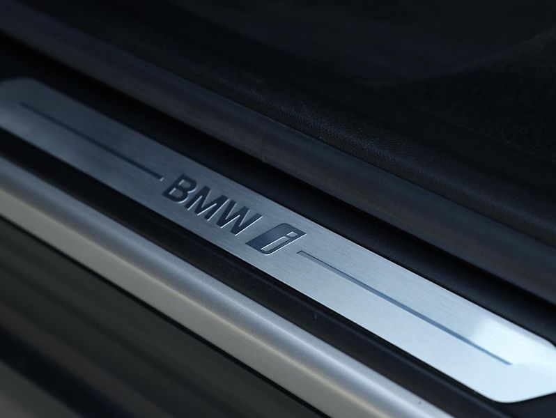 BMW iX3 - fotka 17 z 19