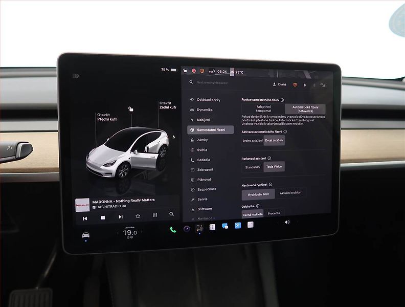 Tesla Model Y (2022) Long Range AWD 79kWh, SoH 91% - fotka 21 z 33