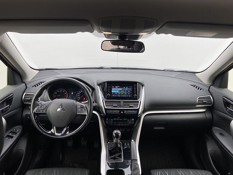 Mitsubishi Eclipse Cross 1.5 T-MIVEC 120kW Intense - fotka 5 z 21