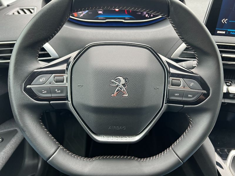 Peugeot 3008 (2021) 1.2PT 96kW! Full LED! Kamera! - fotka 24 z 36