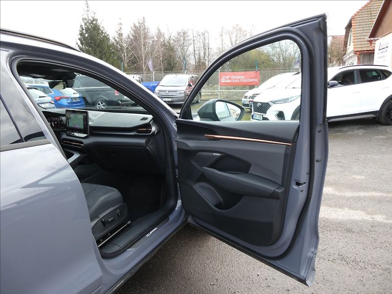 Cupra Terramar 2,0 VZ 2.0 TSi 195kW DSG 4WD - fotka 27 z 45