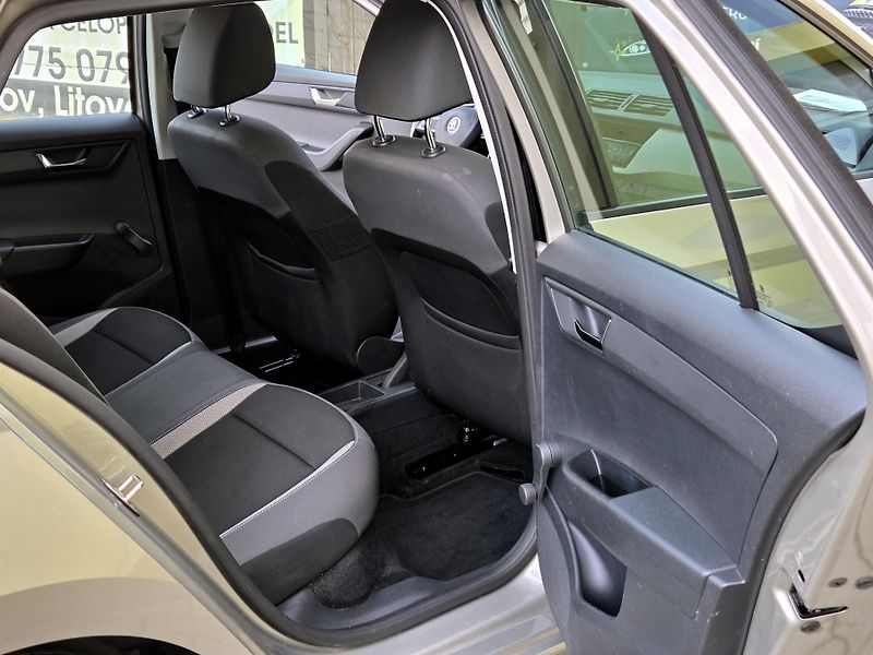 Škoda Fabia PANORAMA,SERV.KNÍŽKA 1.MAJ   - fotka 18 z 42
