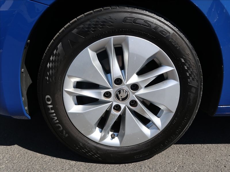 Škoda Octavia 2,0 TDi,110kW,DSG,Serv.k.,DPH - fotka 23 z 28