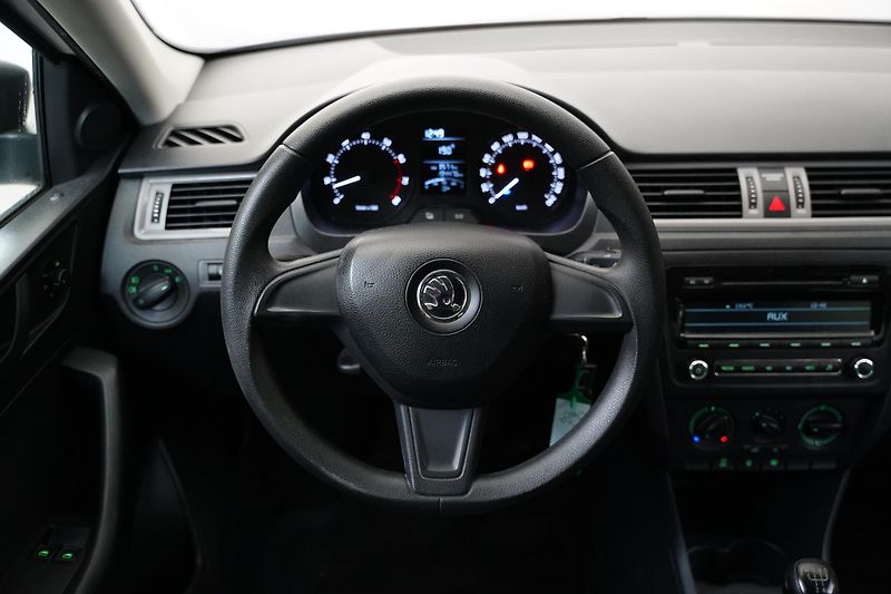 Škoda Rapid - fotka 15 z 21