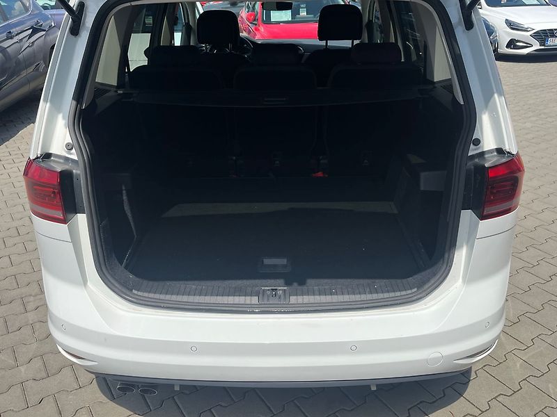 Volkswagen Touran 2.0 TDI/110kW Comfortline DSG - fotka 17 z 24