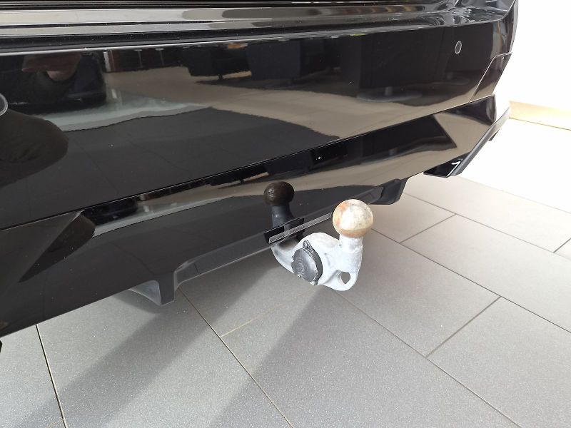 BMW Řada 5 520 xDrive - fotka 9 z 38