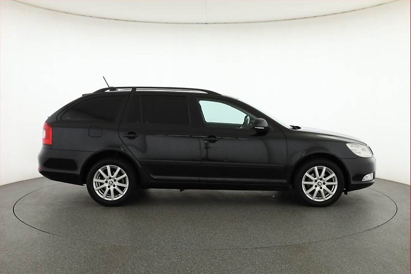 Škoda Octavia (2012) 1.6 TDI, Navi, Tempomat - fotka 6 z 14