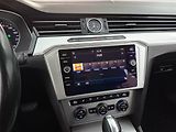 Volkswagen Passat (2018) 2.0 TDI, Automat, Navi - náhled 12