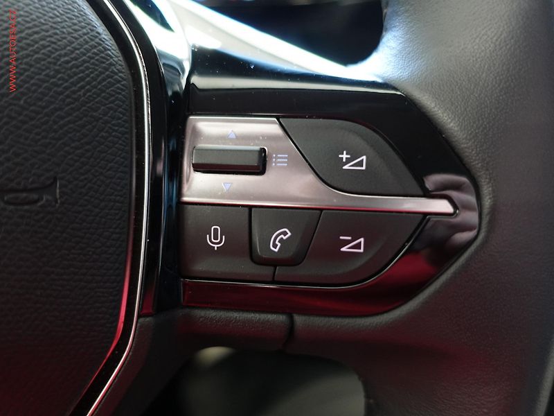Peugeot 308 (2022) 1.2PT, ČR, Klima - fotka 16 z 21