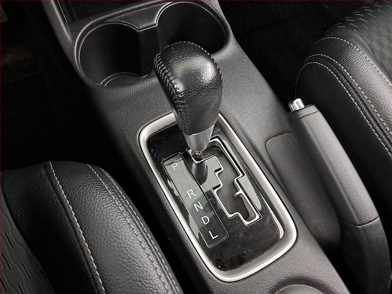Mitsubishi Outlander (2014) 2.2 DI-D, 4X4, Automat - fotka 13 z 23