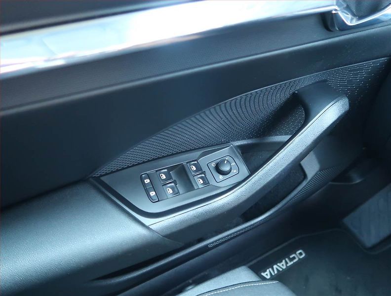 Škoda Octavia (2020) Style 2.0 TDI, Automat, Navi - fotka 17 z 17