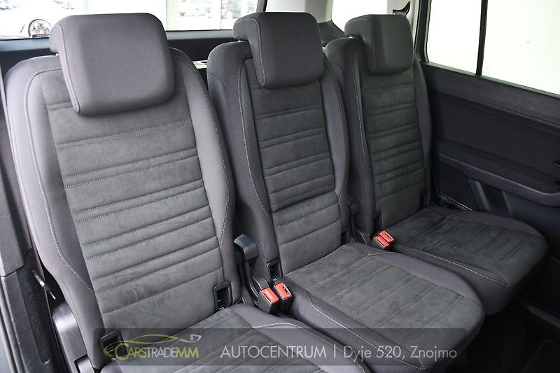 Volkswagen Touran 2.0TDi DSG TAŽNÉ 2xKOLA  - fotka 21 z 52
