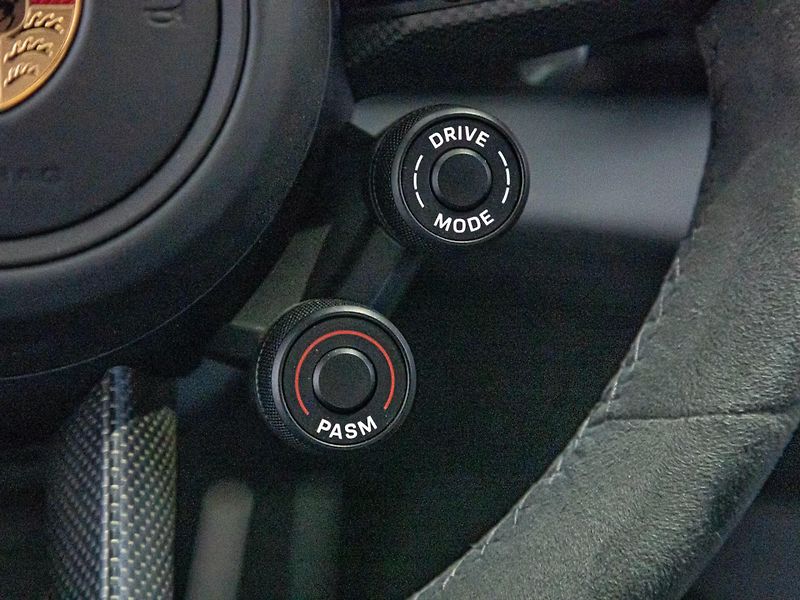 Porsche Taycan Turbo GT Weissach ActiveRide - fotka 22 z 23