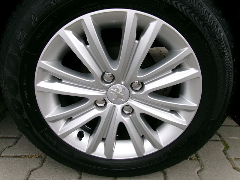 Peugeot 301 1.2 Puretech - fotka 9 z 22
