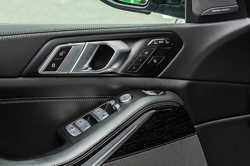 BMW X7 3,0   xDrive40d ČR MpaketHarma - fotka 16 z 32