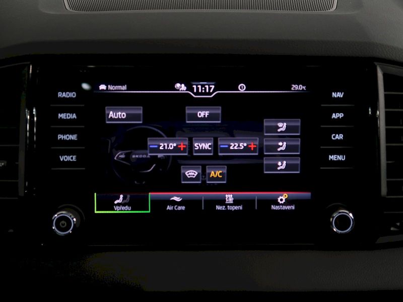 Škoda Karoq (2026) SPORTLINE 2.0TDI 110KW 4x4 DSG - fotka 29 z 46