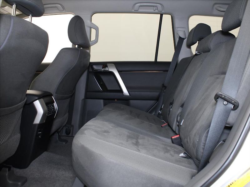 Toyota Land Cruiser 3,0 D-4D Anniversary 120tkm.ČR - fotka 7 z 22
