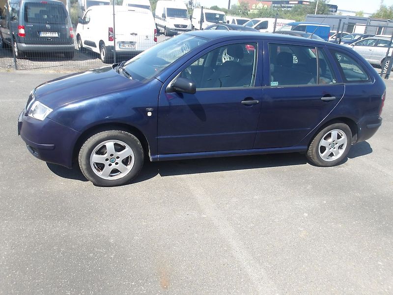 Škoda Fabia 1,4i 1.MAJ.! NAJ.47000km !!! - fotka 18 z 29