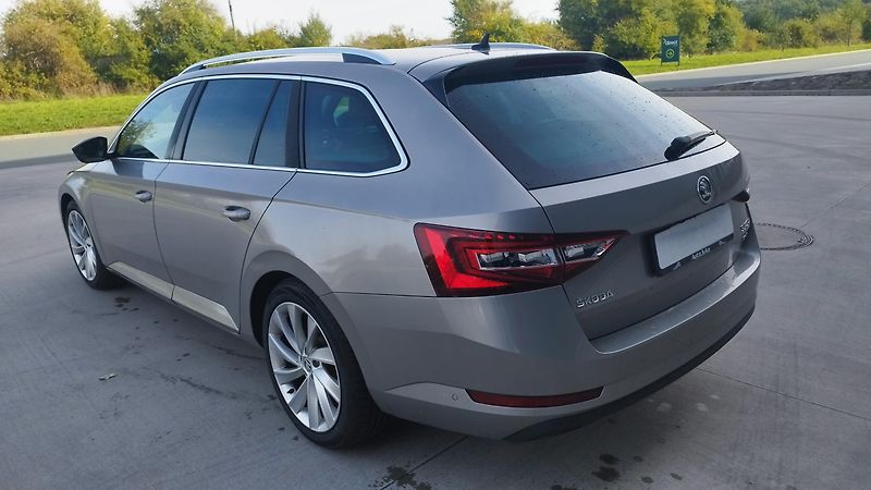 Škoda Superb 2.0TDI,LK,4X4volat-608 081 843 - fotka 6 z 21