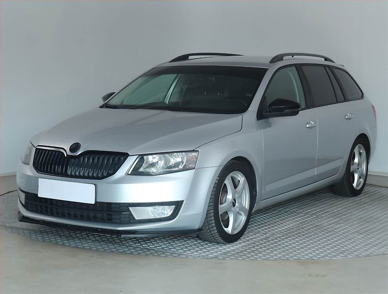 Škoda Octavia (2014) Ambition 1.6 TDI, Navi - fotka 2 z 18