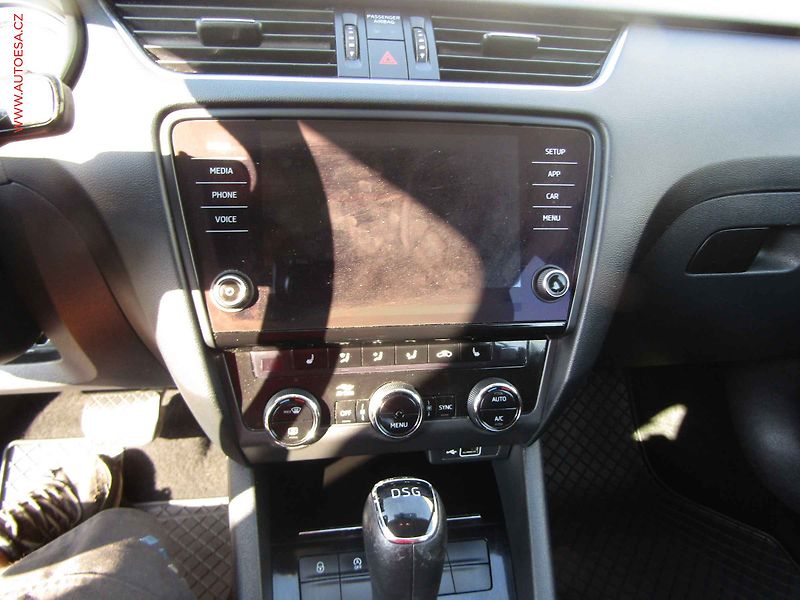 Škoda Octavia (2019) 2.0 TDi, Style, DSG, navi - fotka 12 z 18