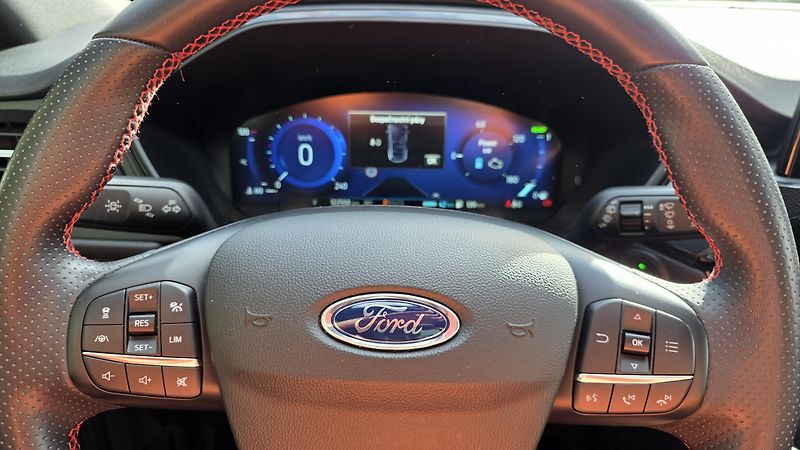 Ford Kuga (2022) 2.5i PHEV 165kW Titanium AT TZ - fotka 26 z 49