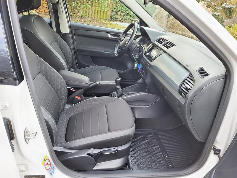 Škoda Fabia (2022) 1.0TSI 70kW Ambition+ 1maj ČR - fotka 8 z 18