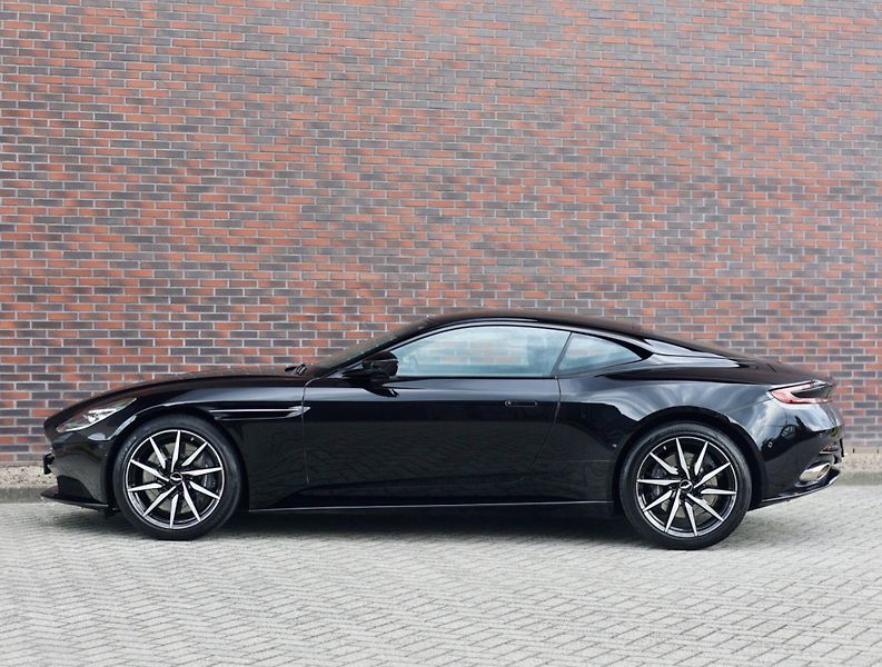 Aston Martin DB11 (2020) 4.0 V8 375KW - fotka 12 z 45