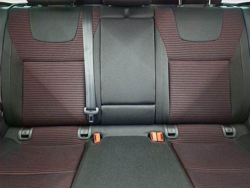 Škoda Octavia (2014) 1.8 TSI, Automat, Navi, Xenony - fotka 10 z 19