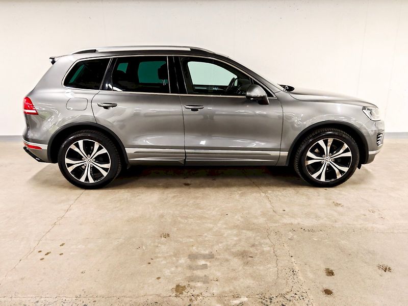Volkswagen Touareg (2018) 3.0 TDI 193 kW DSG R-line - fotka 26 z 31