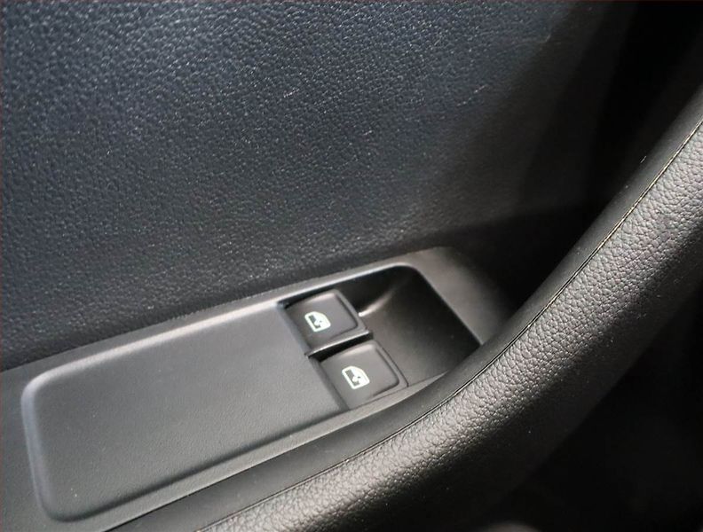 Škoda Fabia (2018) JOY 1.0 TSI, ČR,1.maj - fotka 16 z 17