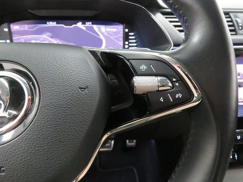 Škoda Superb - fotka 18 z 25