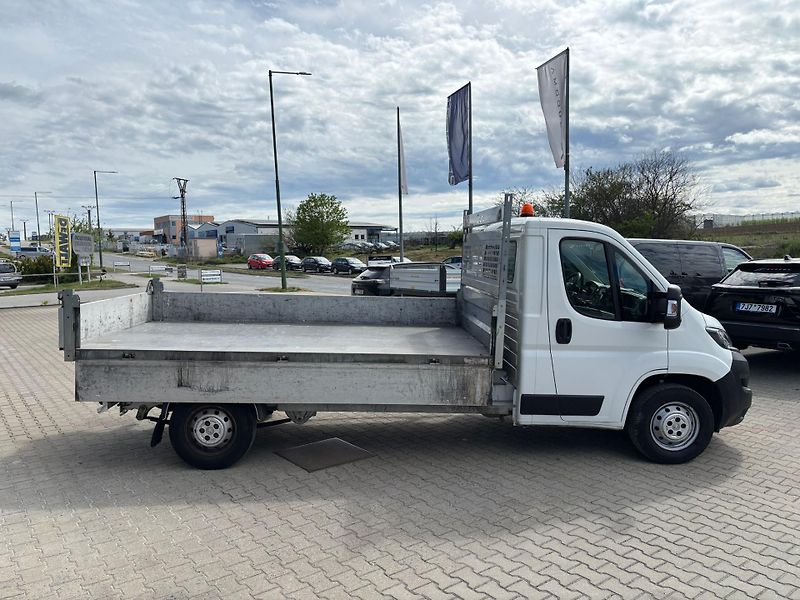 Peugeot Boxer (2020) 2.2 BlueHDi 140 MAN6 SKLÁPĚČ - fotka 12 z 23