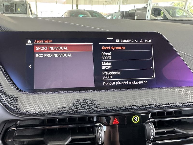 BMW Řada 1 118i AUT*SportLine*FullLED*DPH - fotka 19 z 33