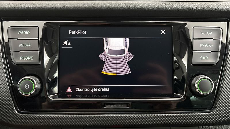 Škoda Fabia 1.0 TSI Ambition Combi - fotka 12 z 24