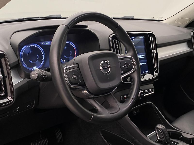 Volvo XC40 T5 AWD MOMENTUM AUT - fotka 18 z 45