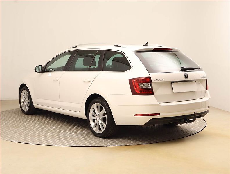 Škoda Octavia (2017) 2.0 TDI, Automat, Navi - fotka 4 z 22