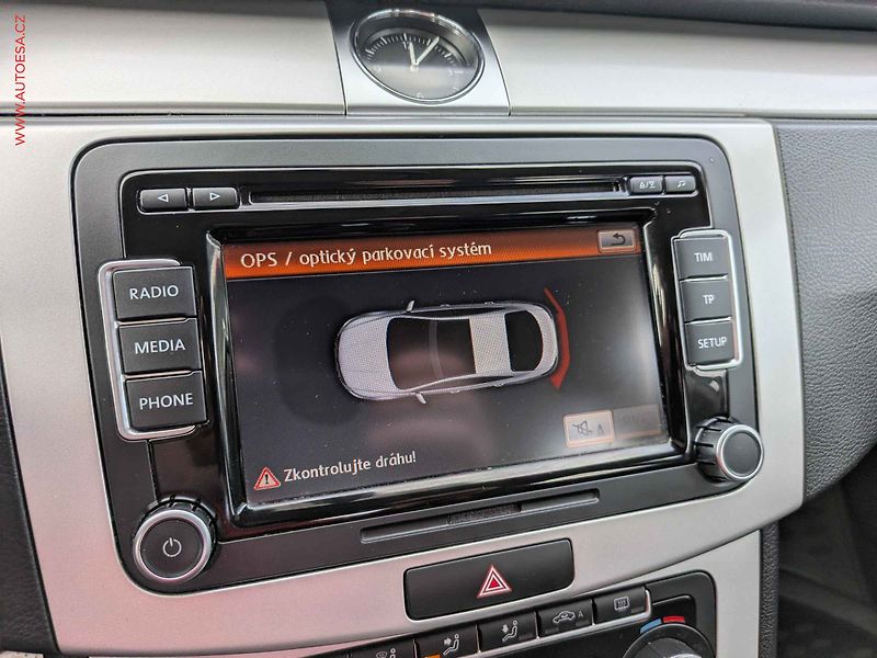 Volkswagen Passat CC (2011) 2.0 TSi, ČR, DSG, park - fotka 15 z 16